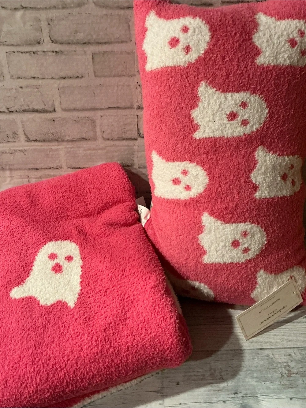 CUPCAKES & CASHMERE 2Pc. Feather Ghosts Throw & Matching Oblong Pillow